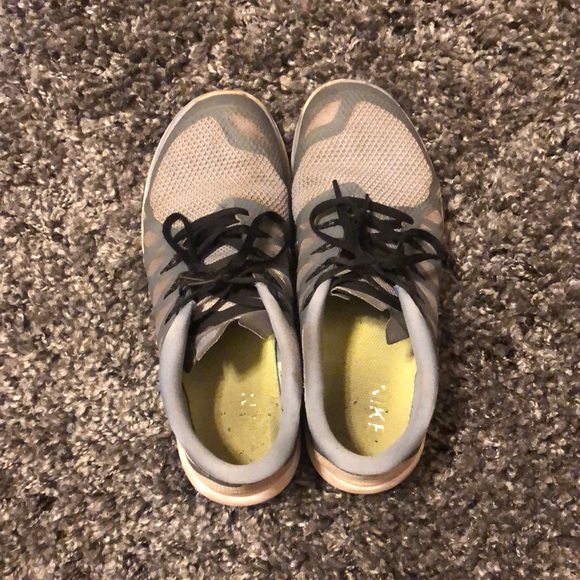 Nike Free Runs 5.0 - Picture 2 of 3